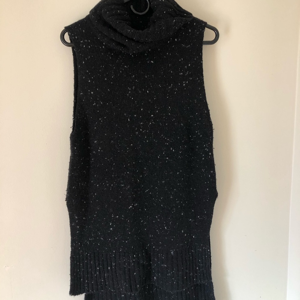 Cowl neck sleeveless sweater
